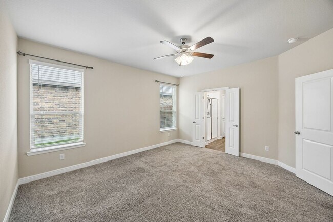 Building Photo - You won't believe it, move-in ready 3/2 in the sought after Bridgeview Community.