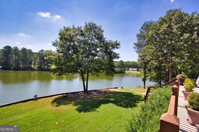 Building Photo - 5166 Wheeler Dr