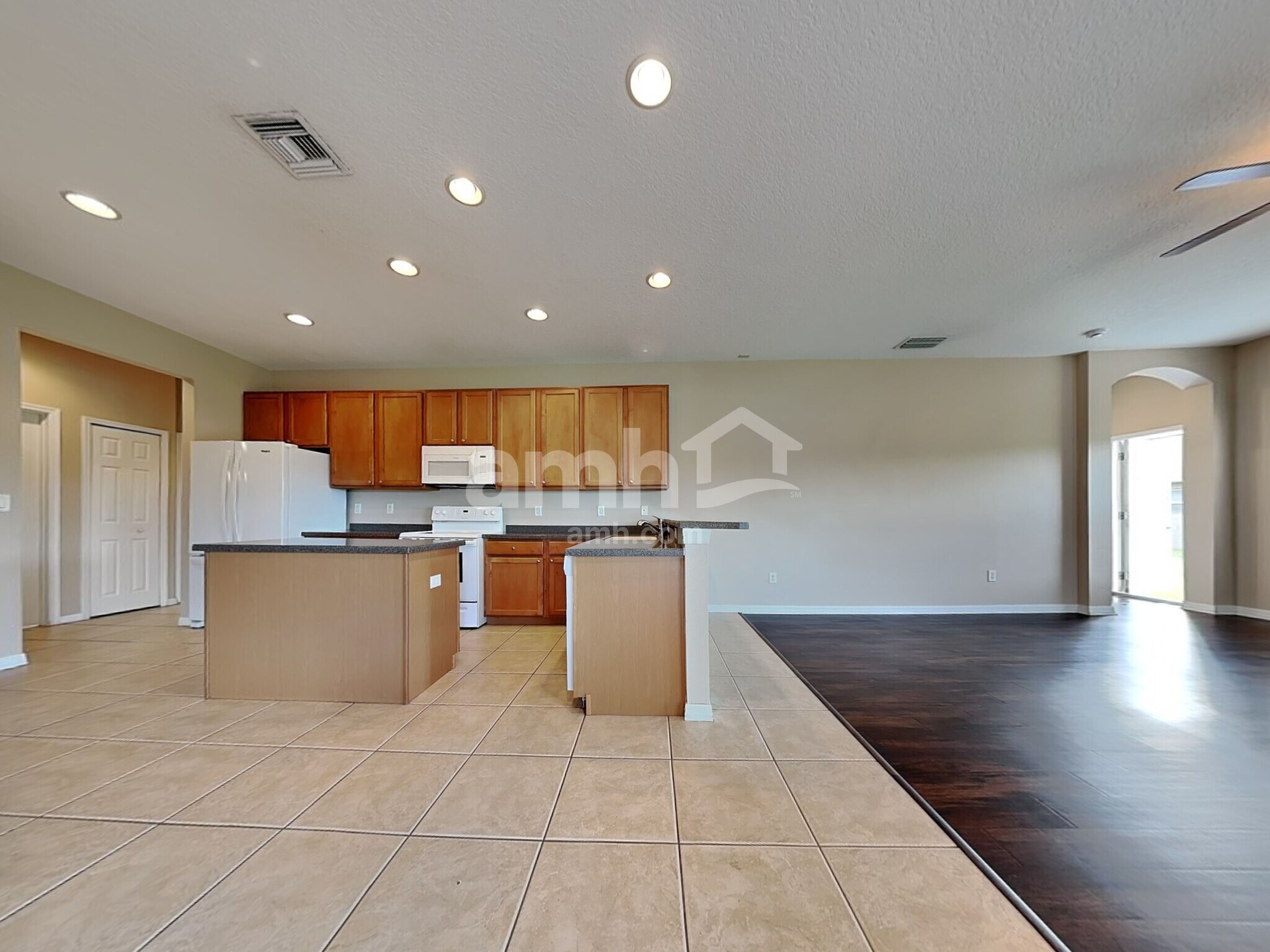 Building Photo - 1304 Emerald Hill Way