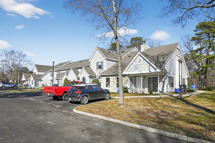 Building Photo - 2701 Canyon Ct