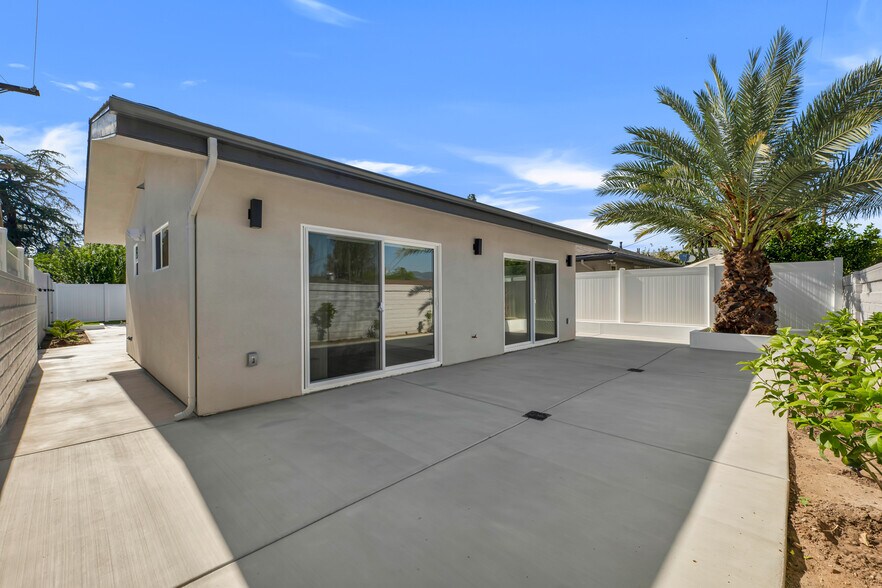 Building Photo - 11228 Louise Ave