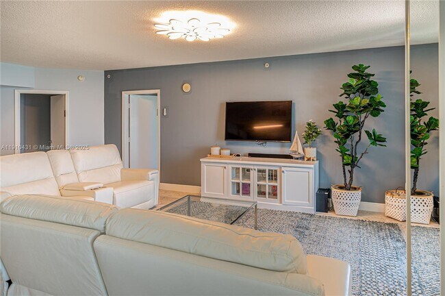 Building Photo - 16699 Collins Ave