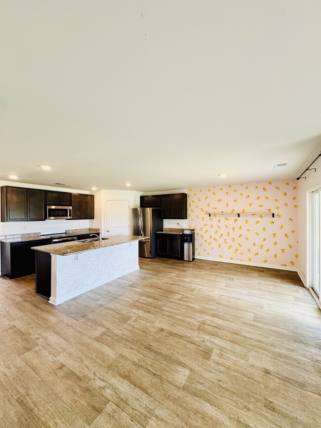 Building Photo - 809 Woodland Farms Cir