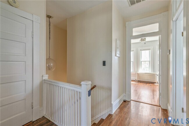 Building Photo - 18 N Allen Ave