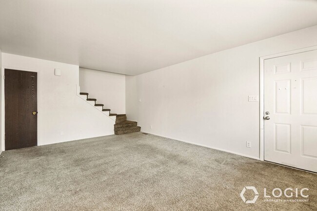 Building Photo - 331 W 170 N