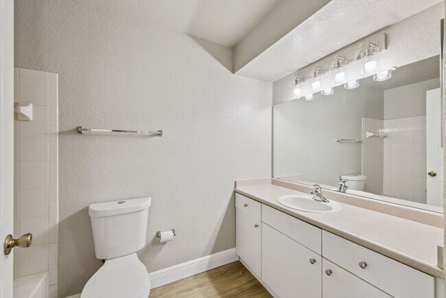 Building Photo - 2336 Midtown Ter #935
