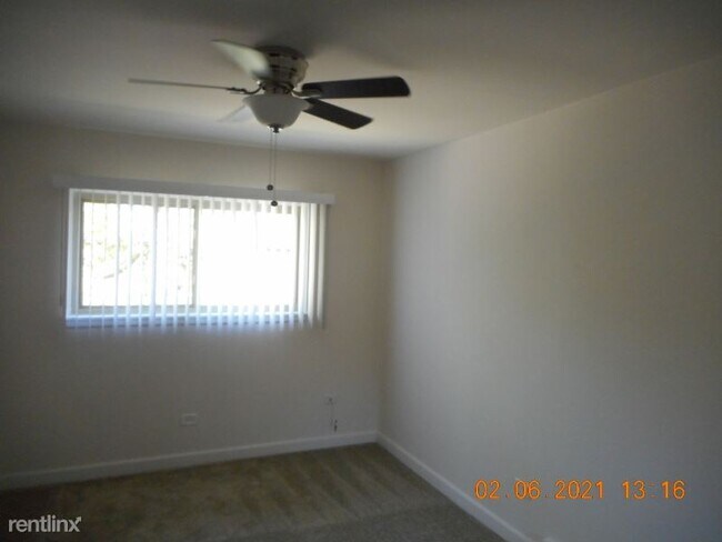 Building Photo - 2 br, 1.5 bath Townhome - 486 Duane Ter