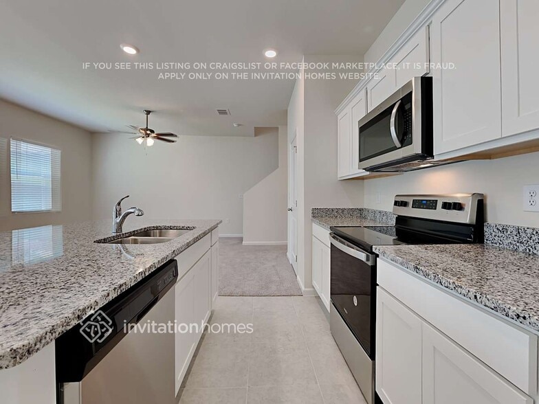 Building Photo - 1065 Cades Cv Wy