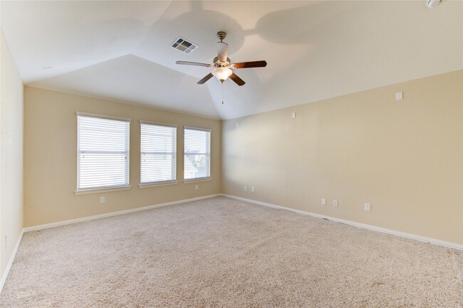 Building Photo - 6519 Point Hollow Ln