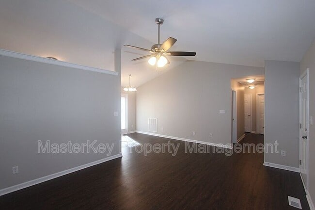 Building Photo - 6025 Presentation St