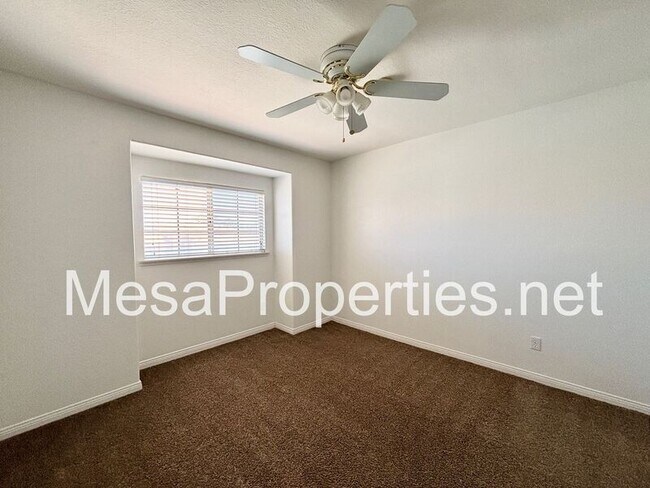 Building Photo - 12530 High Desert Rd