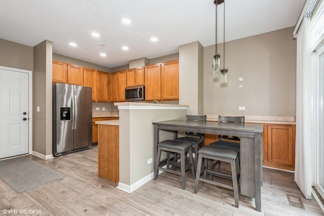 Building Photo - 2115 Pembridge Dr