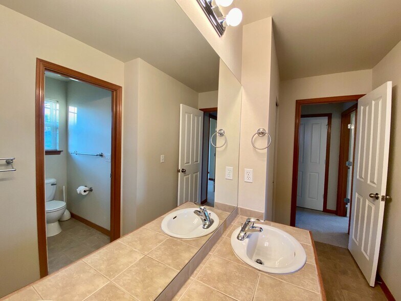 Building Photo - Lynnwood Home