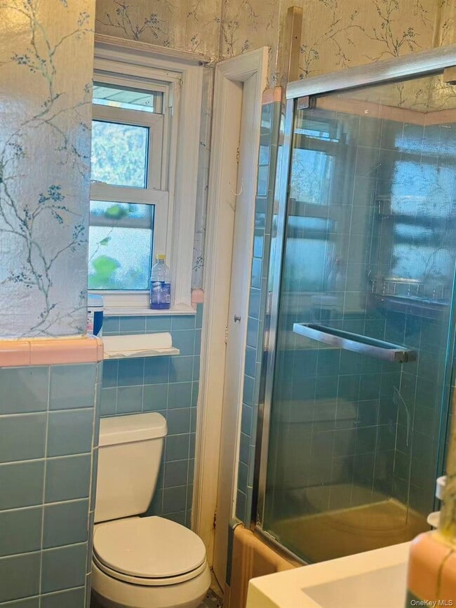 Building Photo - 199-28 24th Ave