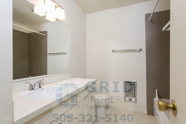 Building Photo - GPM475 - SE Woodward St (T1)