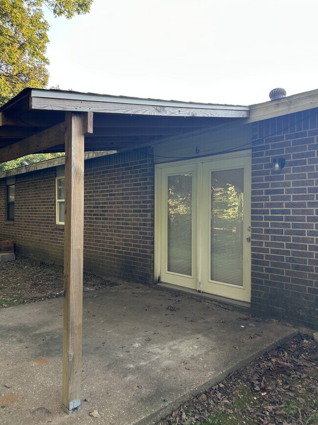 Building Photo - 221 Brooke Lynn Dr