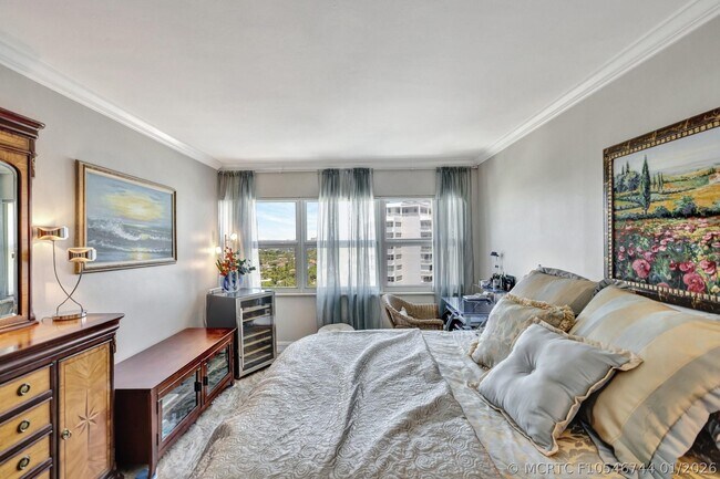 Building Photo - 2100 S Ocean Dr