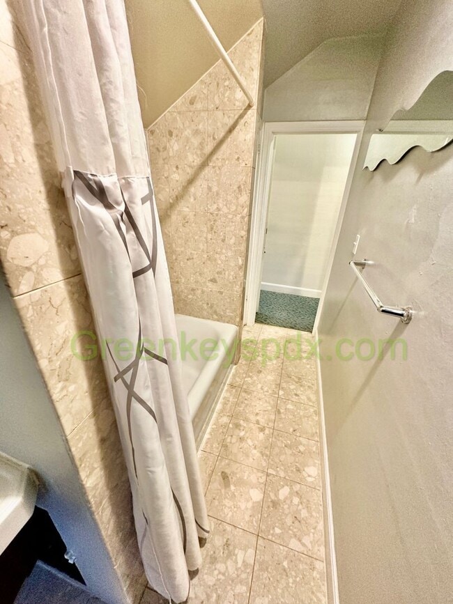 Building Photo - 10197-1136