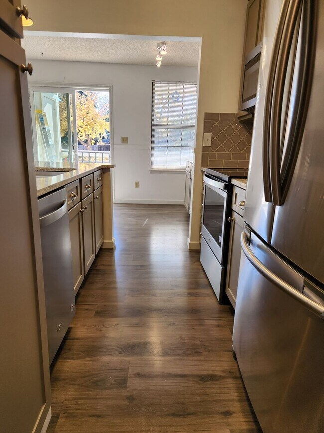 Building Photo - Fresh paint! Amazing first floor unit in A...