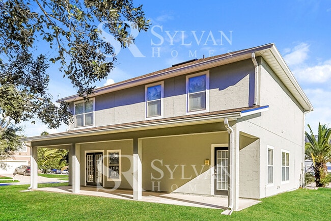 Building Photo - The ideal space to balance life, work, and...
