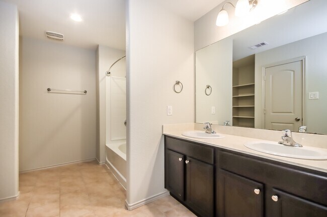 Building Photo - 2602 Ski Lodge Dr