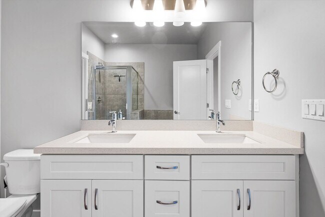 Building Photo - 721 E Zekes Ct