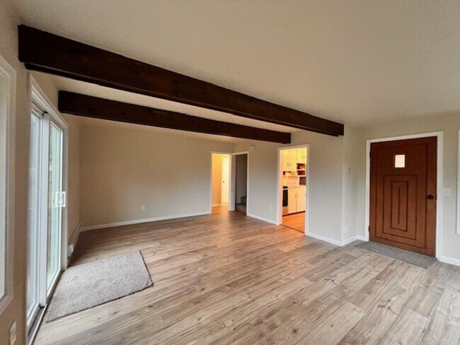 Building Photo - 2167