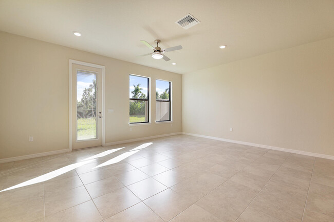 Building Photo - 4830 Indio Trl