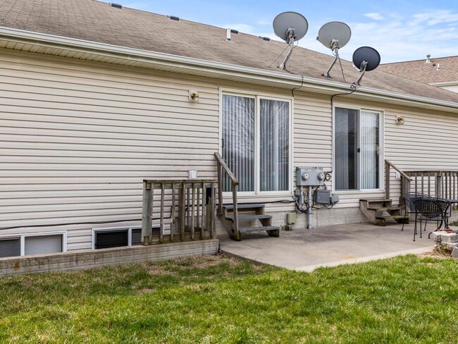 Building Photo - 6901 N Steamboat Dr