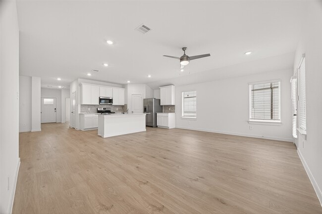 Building Photo - 3827 Langridge Dr