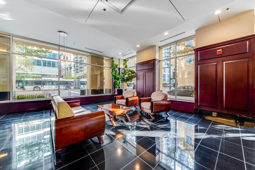 Building Photo - 1250 S Michigan Ave