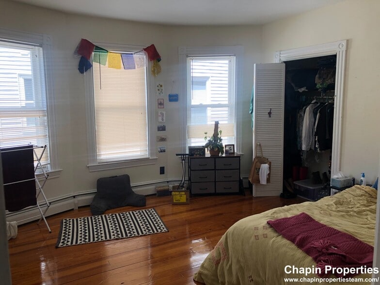 Building Photo - 66 Chestnut St