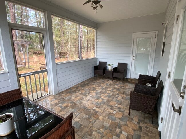 Building Photo - 2814 Melrose Dr