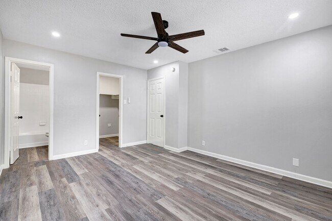 Building Photo - ***APPLICATION CURRENTLY UNDER REVIEW***Co...