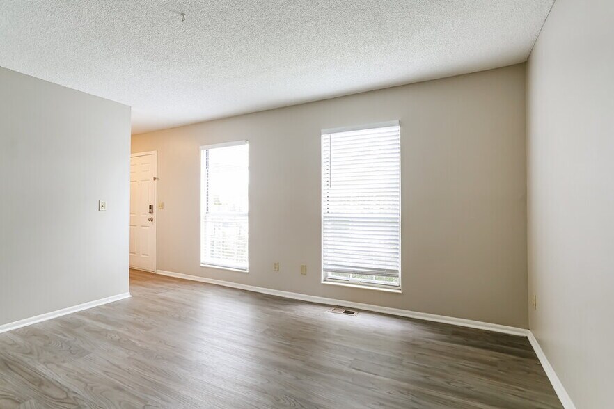 Building Photo - 6208 Glencairn Cir