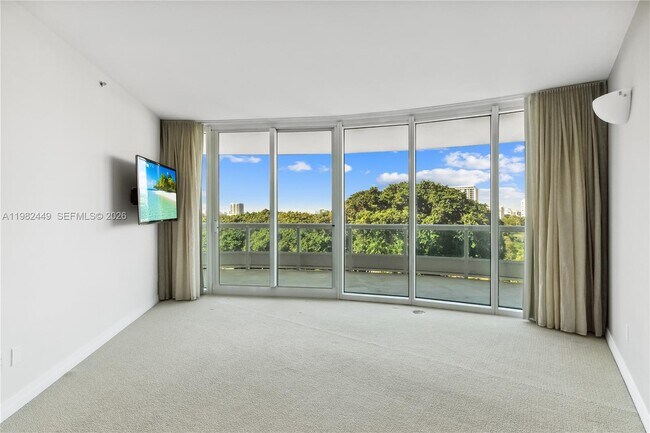 Building Photo - 1643 Brickell Ave