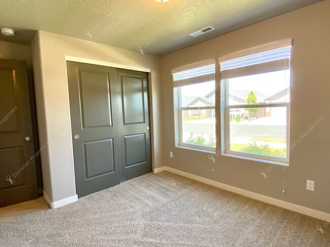 Building Photo - Charming 3-Bedroom, 2-Bath NW Redmond Home