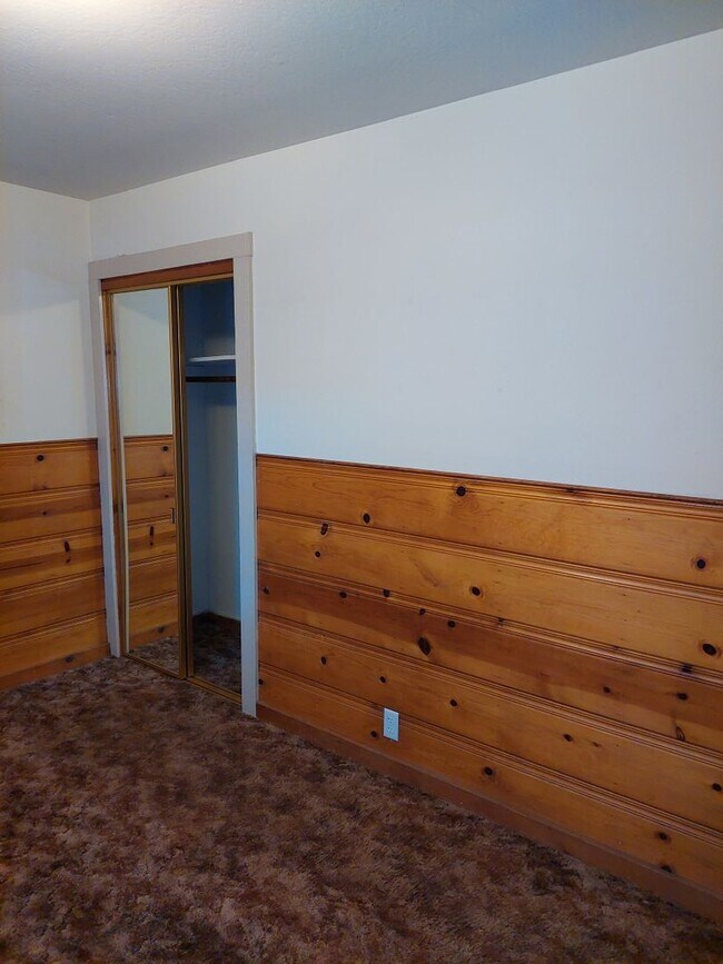 Building Photo - 3781 Forest Ave