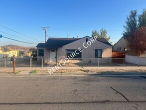 Building Photo - 101 E Desert View Dr