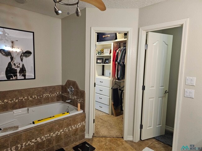 Building Photo - 4513 Sandstone Dr