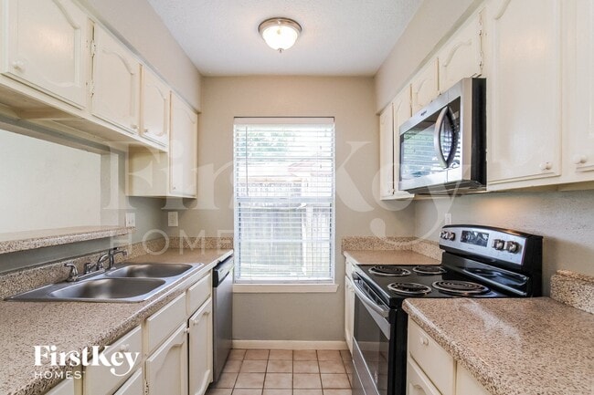 Building Photo - 22514 Parsonsgate Dr