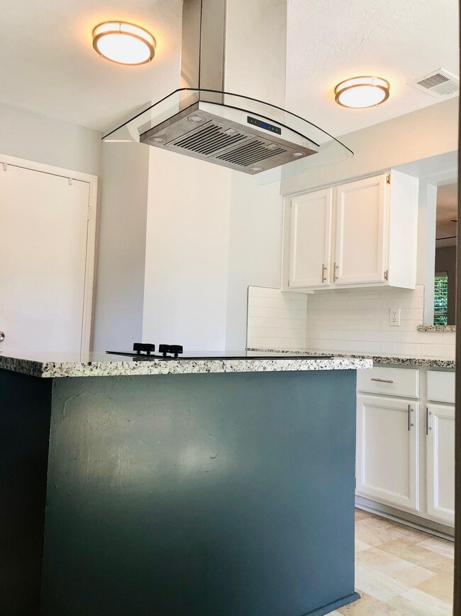 Building Photo - 29021 Cherrywood Ln