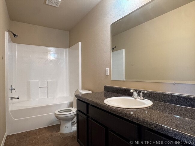 Building Photo - 14780 S Fern Pl