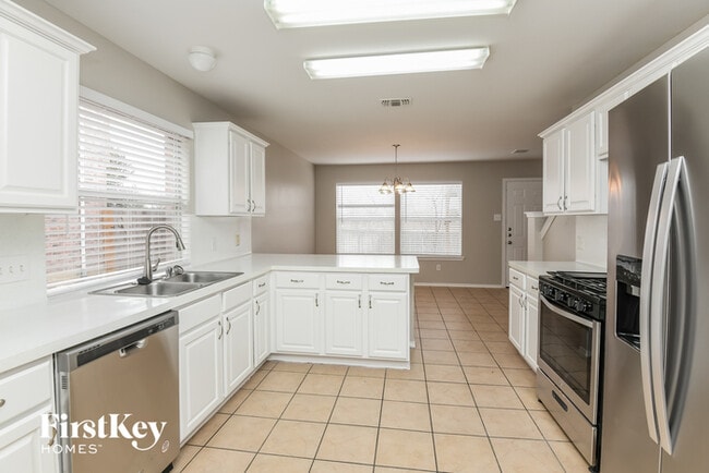 Building Photo - 828 Jockey Club Ln