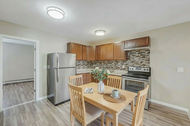 Building Photo - 79 Brook St