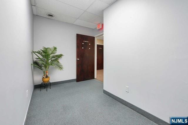 Building Photo - 573 Valley Rd