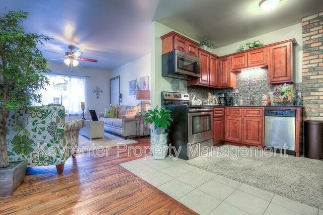 Building Photo - 1308 NW 16th St