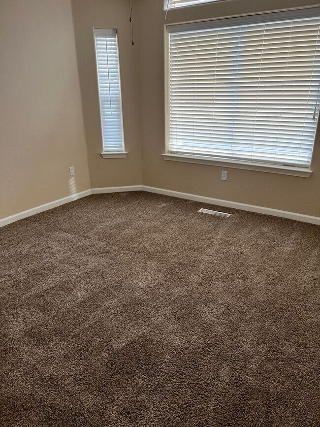 Building Photo - Golf Course home for rent, 1997 sqft, 3 be...