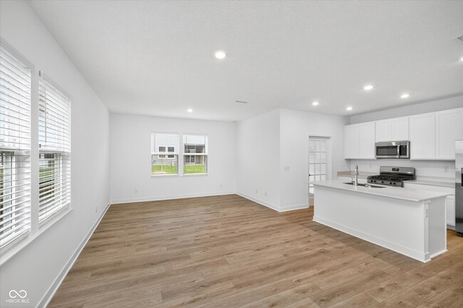 Building Photo - 15254 Swallow Fls Wy