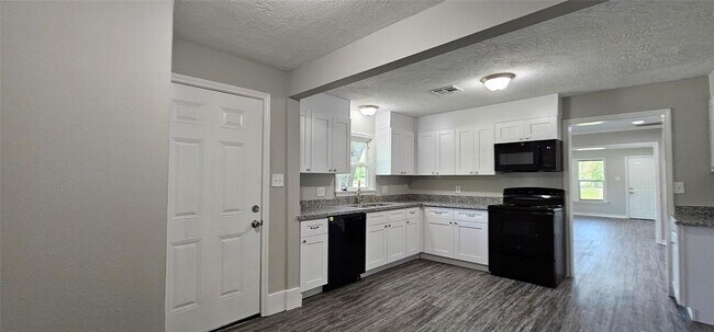 Building Photo - 215 San Jacinto St